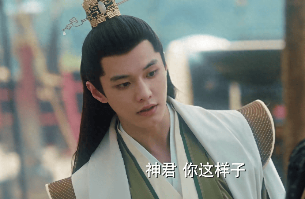 原创与凤行落入凡间留着勾栏样式的拂容君把天孙二字坐稳了