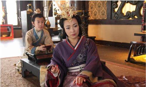 她11岁嫁给舅舅成为皇后,15岁守寡,40岁驾崩时还是处子之身_张嫣_吕雉