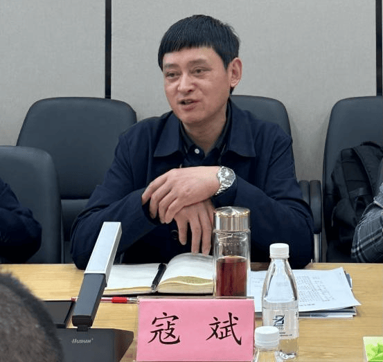 寇斌局长介绍了崇州市人力资源服务行业基本情况.