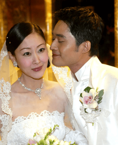 10位烧炭身亡的明星最大59岁最小19岁命运一个比一个凄凉