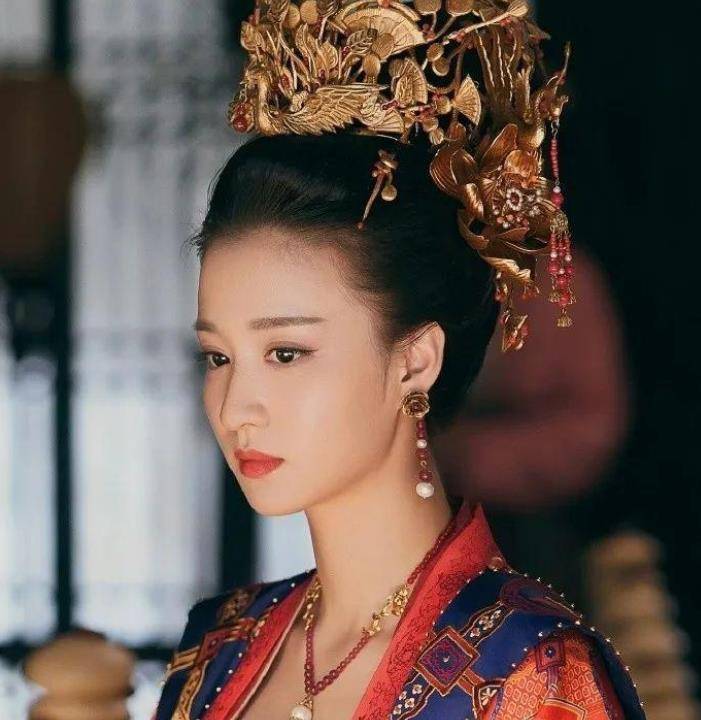 宋朝一尼姑伺候皇帝洗澡皇帝当晚临幸了她不料生出一千古明君