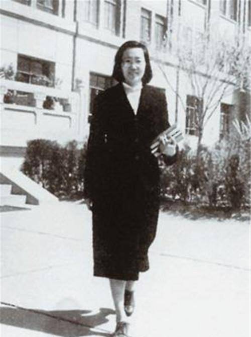 幸运的是,王承书在1930年成功考入燕京大学物理系,在班里的13名学生中