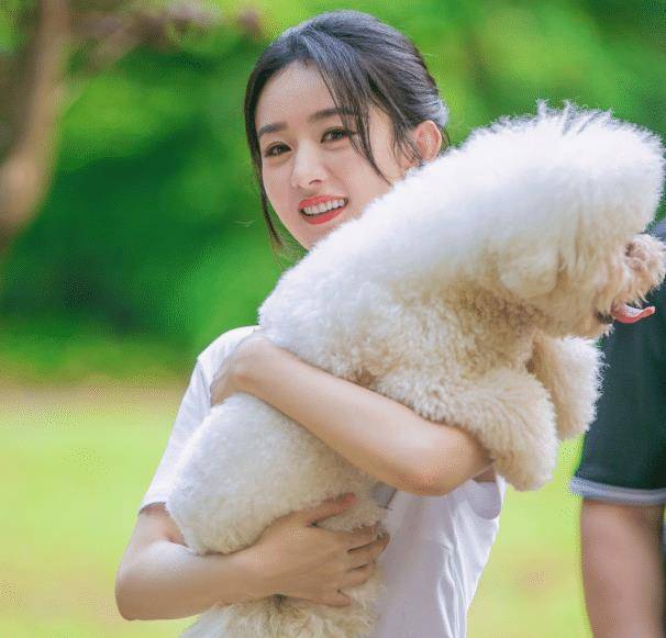 原创赵丽颖为cctv1录宣传片披着头发笑不出来离婚后的感言暴露心情