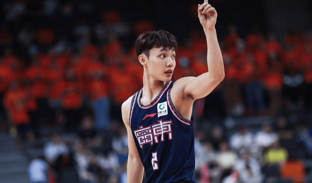 隐藏mvp徐杰崴脚还能11助攻?