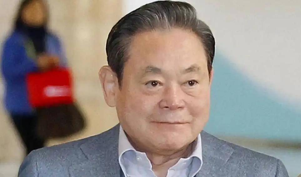 女儿离婚,小女儿自杀,独生子入狱,富婆也不快乐_李富真_任佑宰_李健熙