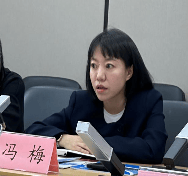 寇斌局长介绍了崇州市人力资源服务行业基本情况.