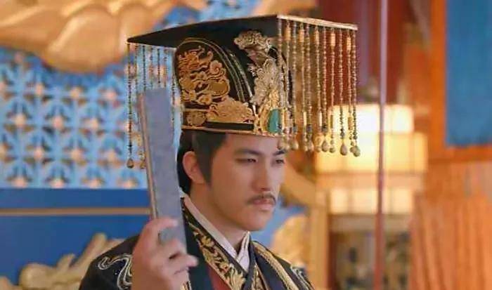 两宋风云变幻莫测,赵匡胤黄袍加身后,统一中原并列不断,辽大理西夏和