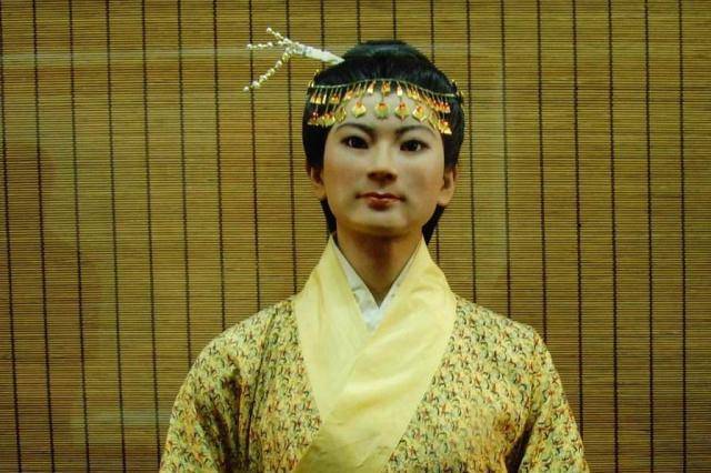 原创江苏古墓出土汉代美人2000年依然完整如初颜值秒杀辛追