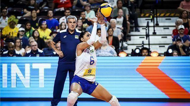 世界女排联赛首支3连胜球队出炉:夺冠热门轻松过关_巴西_球员