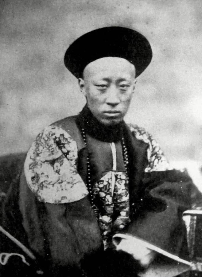 怡亲王胤祥纵观整个清朝268年的历史,可是却只有12位铁帽子王,可见这