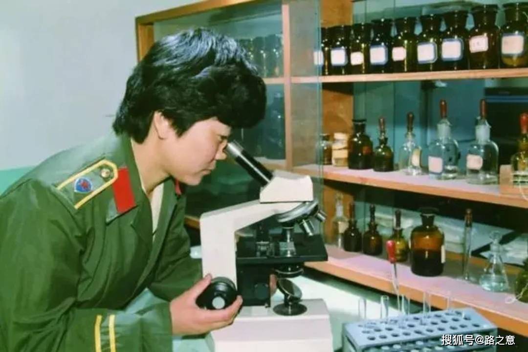 王道龙,男,1940年6月出生于邹平县城关镇东景村一个贫农家庭,其父早年