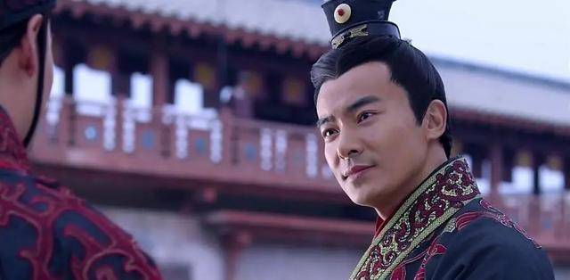 起义,两支起义军先后拥立了一位汉室宗亲称皇帝,绿林军拥立的叫刘玄