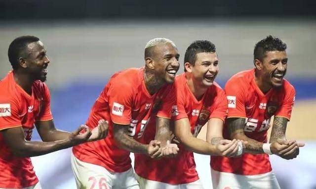 重回国家队点球制胜,足球运动员——费南多_巴西利梅拉_中国_中超