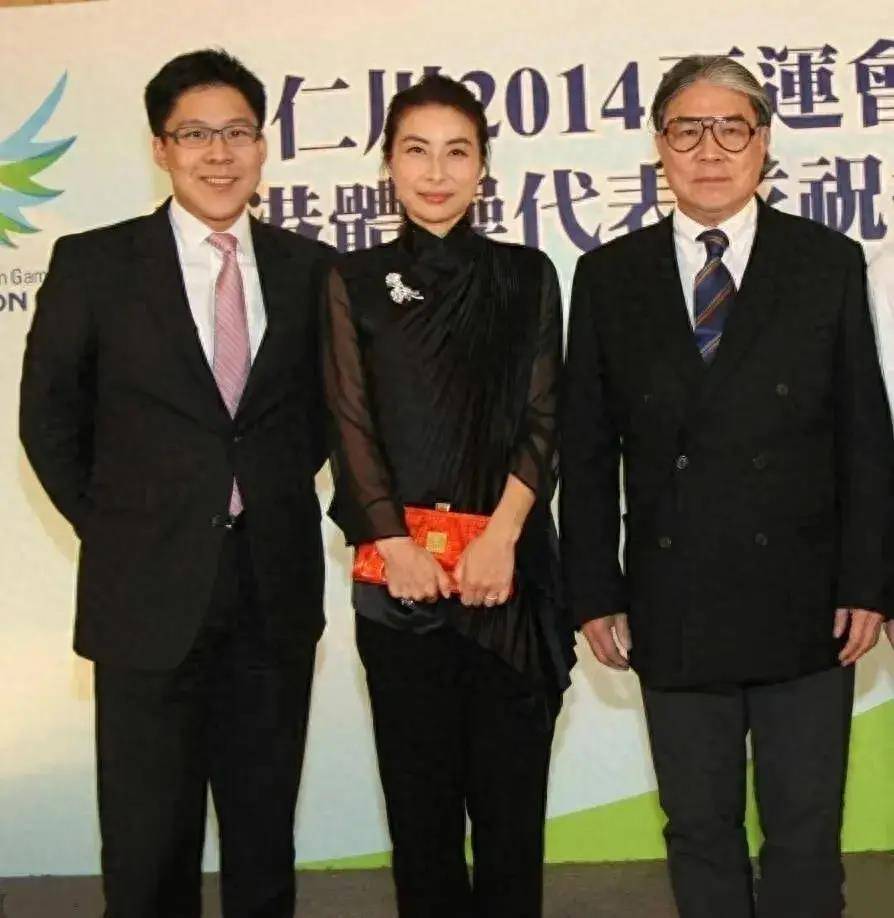 原来郭晶晶真是下嫁霍启刚名下恐无资产一家5口领生活费