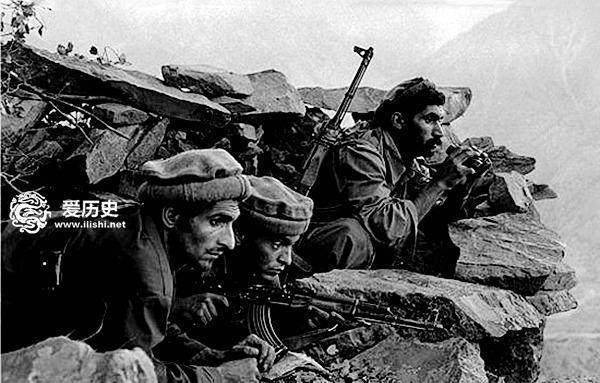 原创苏联入侵阿富汗遭到最大损失的战斗坦克装甲成摆设被瞄着军官打