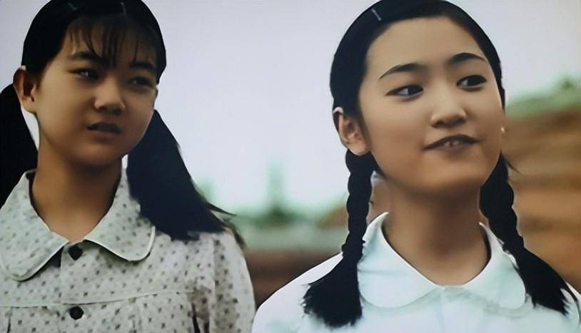 有观众认为黄诗佳表现出了青春期少女的特征.