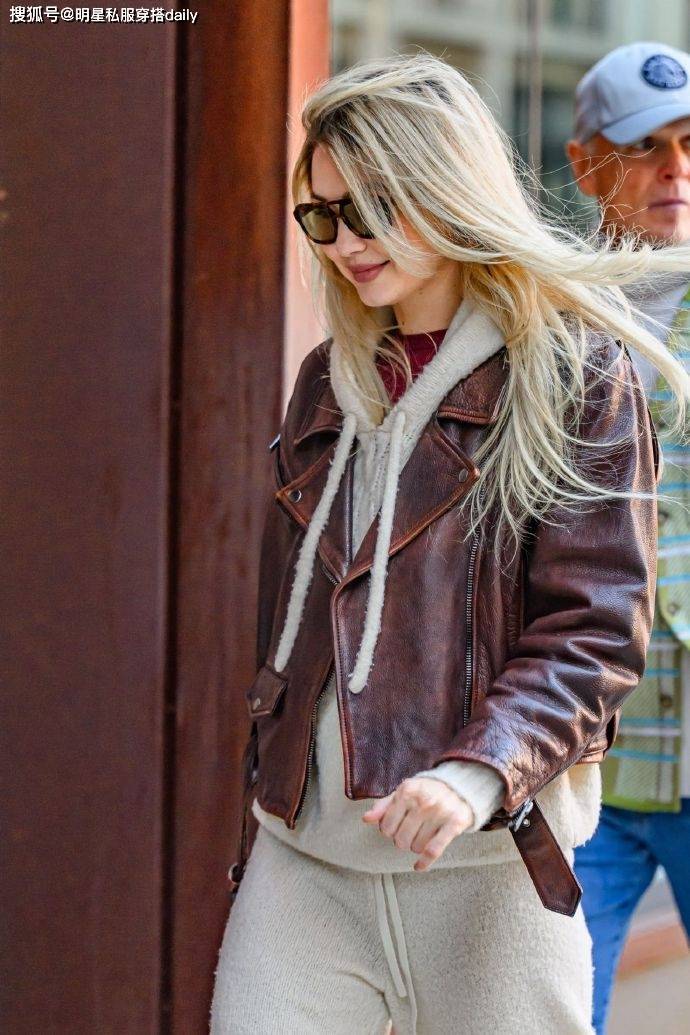原创超模gigi早春短款皮衣穿搭指南5套穿搭帅气与保暖并存回头率高