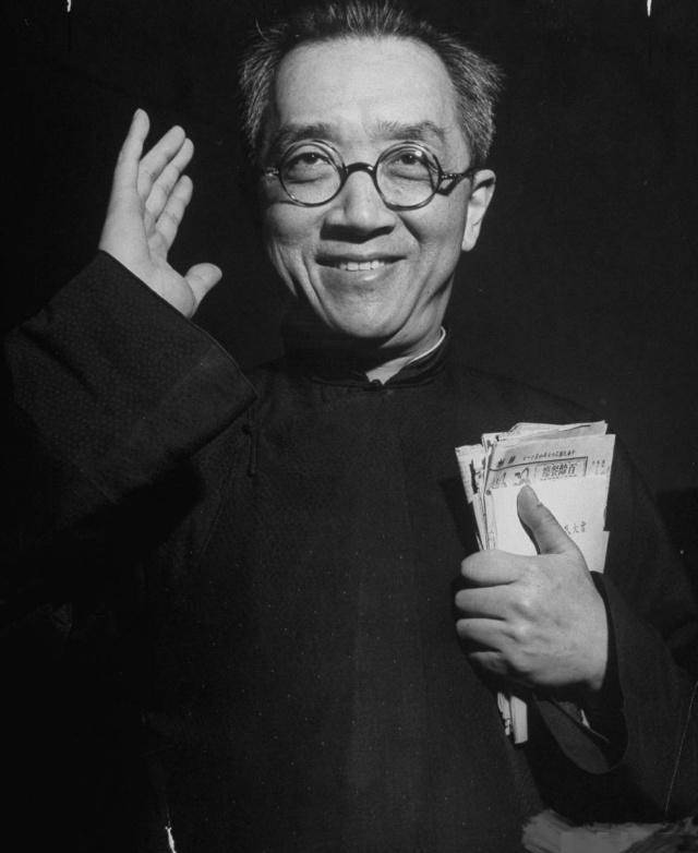 胡适被誉为中国的国学大师为何娶了个小脚太太还家庭幸福