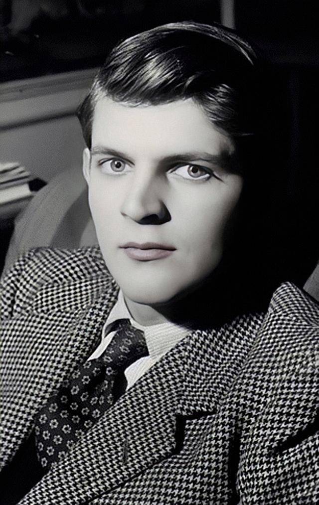 七十四个妻子,去世后,全被儿子扫地出门_亚历山大·塞恩_父亲_庄园