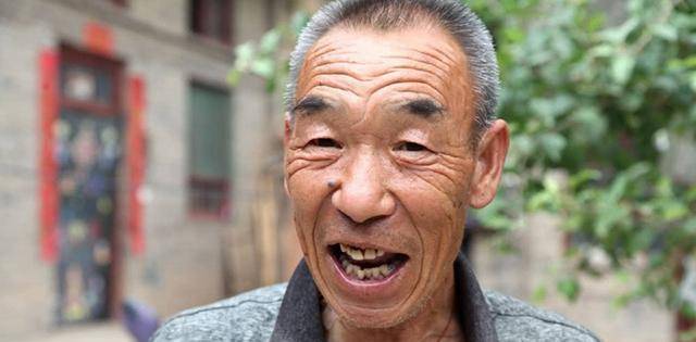 原创1957年老人缴了6元股金证62年后到银行兑换为何报酬只有17元