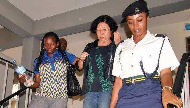 原创中国大妈在非洲被判刑15年罚款1300万美元我国已颁布相关禁令