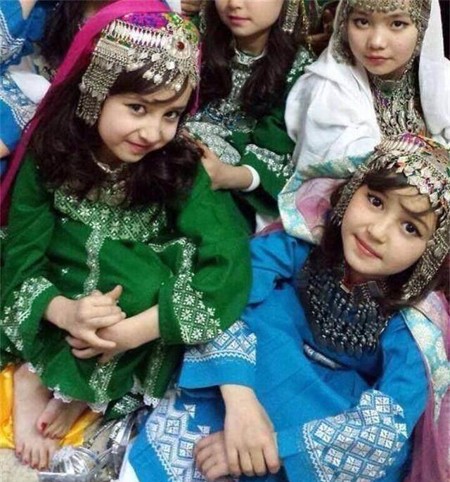 原创最作茧自缚的民族认敌为友招致周边邻居群殴如今处境凄惨