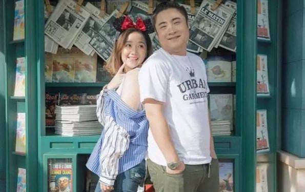 原创乔杉妻子摆地摊养他33岁登舞台成名后给岳母买房