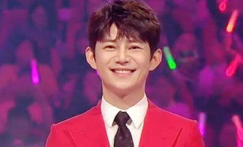 当下娱乐圈常青树前有香江天王刘德华,后有芒果主持人何炅.