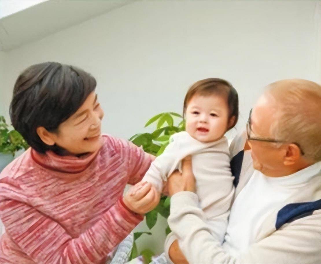 创作者
            老婆瞧不起女婿舅舅，指出他们没钱很难说服他们，我该咋办？(图2)