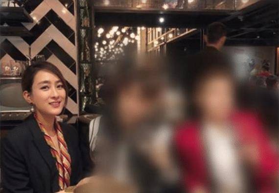 原创马苏独自约会俩鲜肉一脸享受大姐范十足网友留图不留码