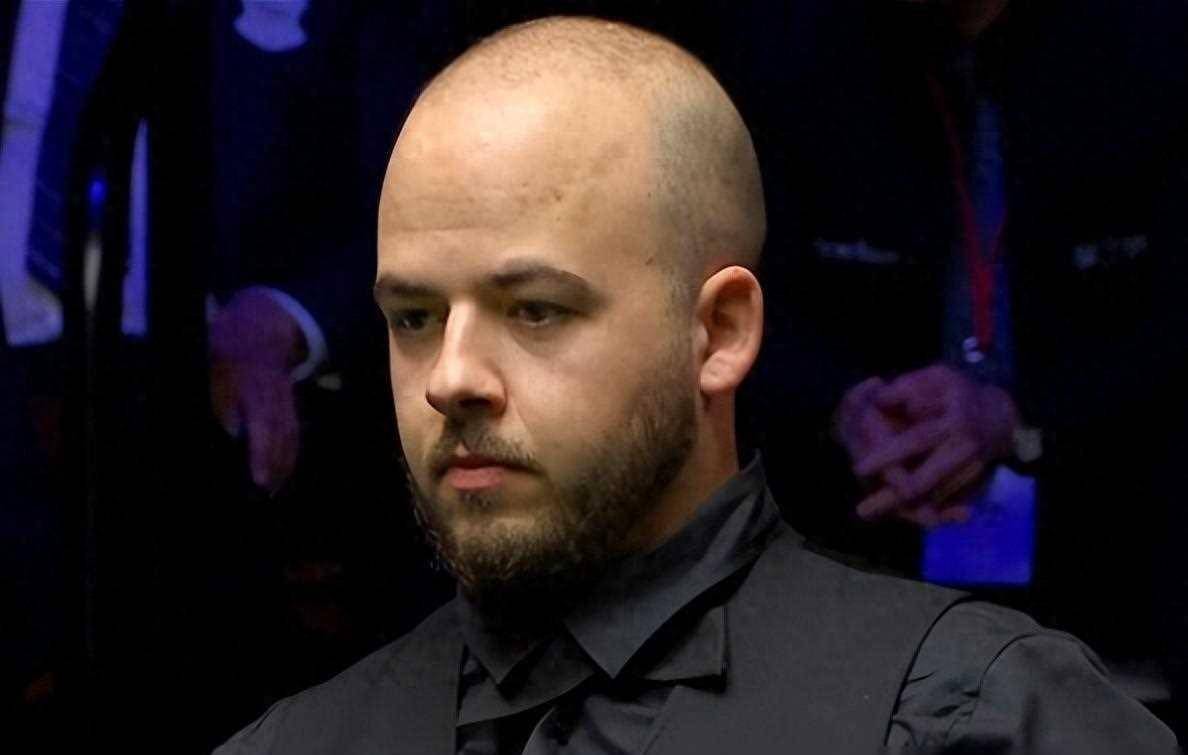 两大top16意外失利,丁俊晖将与墨菲争夺16强_比赛_巴里·霍金斯_胜利