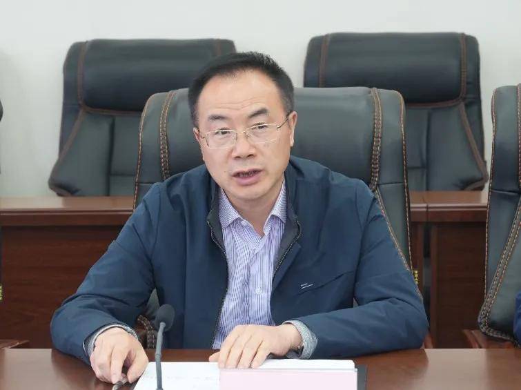 绵阳南山中学实验学校与江油市马角镇沉水村召开驻村帮扶座谈会