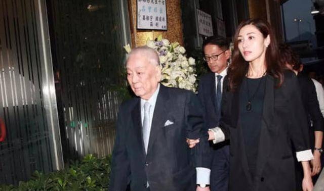 为防止子孙败光家产,490亿遗产每月只能领200万_许世勋_许晋_儿子