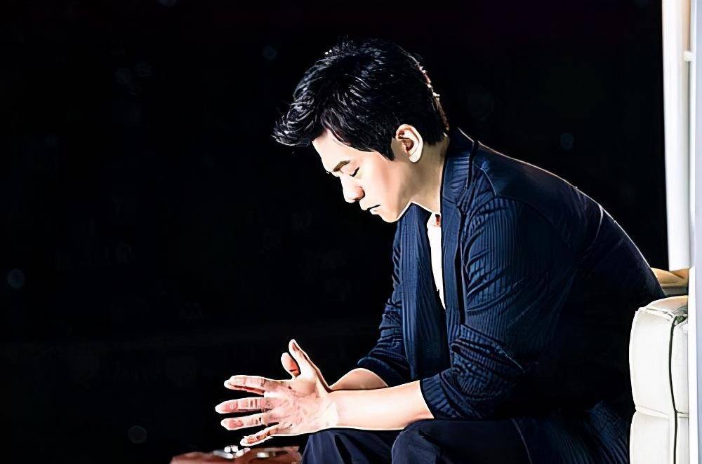 原创49岁传奇李健娶美女博士如今已成人生赢家