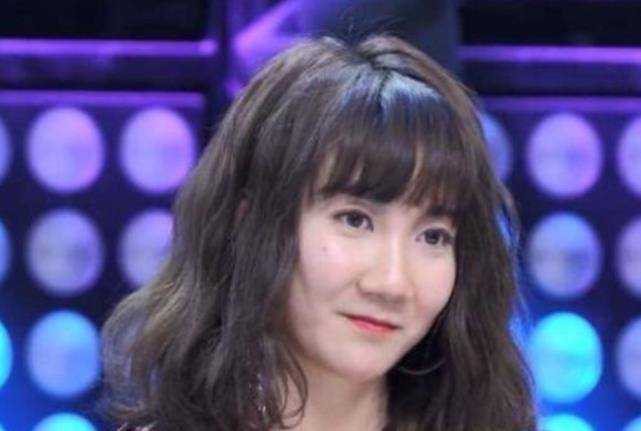 原创青你2职业歌手乃万拿c模样莫名眼熟看到王源后确定不是兄妹