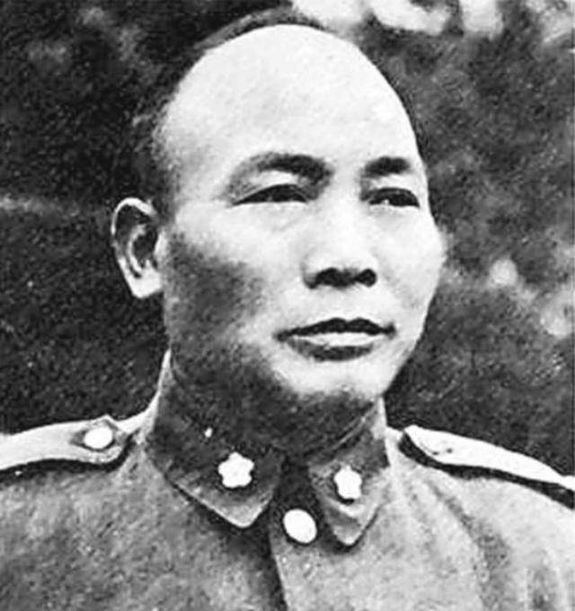 气死了,所以副旅长万又麟和142团团长陈定行,就站出来指挥部队作战