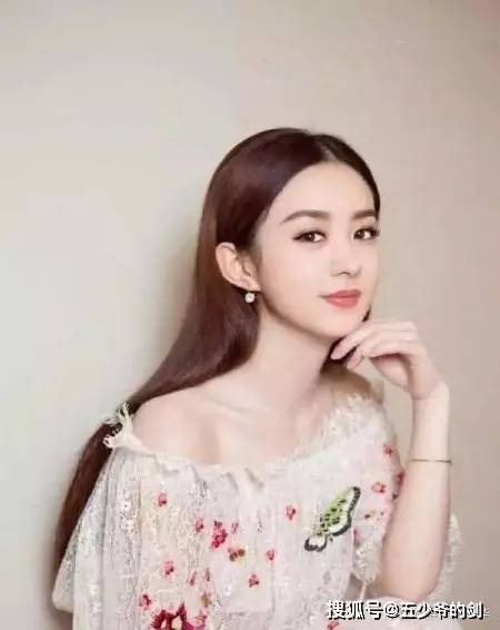 12年前不被冯小刚看好,如今却成人气小花旦,旗下豪车无数_赵丽颖_成功