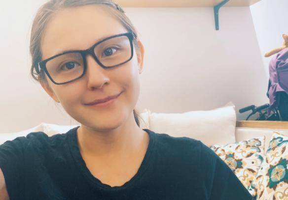 原创甄嬛传宁贵人热依扎产女身材走样无法直视女儿很乖萌