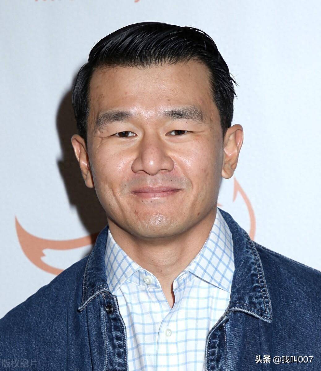 美国明星钱信伊争议发言引发新加坡热议