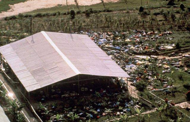 原创琼斯镇惨案900余名信教徒集体被洗脑排着队喝下大桶里的毒药