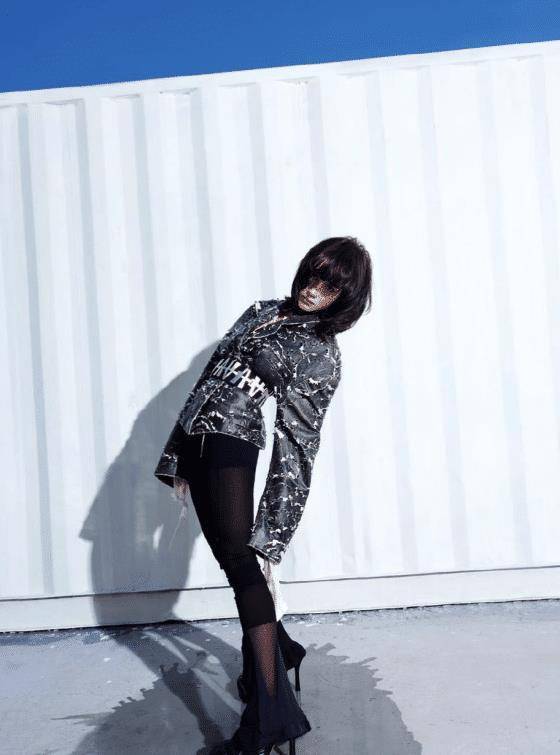 原创王子文一周一封面复古海浪卷造型收放自如的高级感