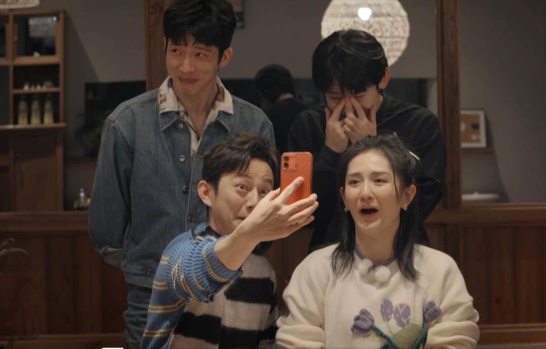 原创何炅谢娜合体笑到皱纹满脸井柏然大流鼻涕这画面是能播的