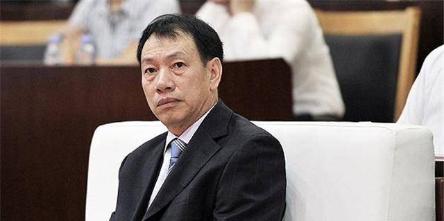 原创福建首富四年级辍学打工23岁一天赚200万家人投奔还看能力