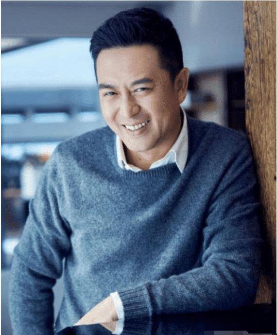 原创张嘉译藏了10多年的老婆原来这么美终于明白为什么看不上王晓晨了