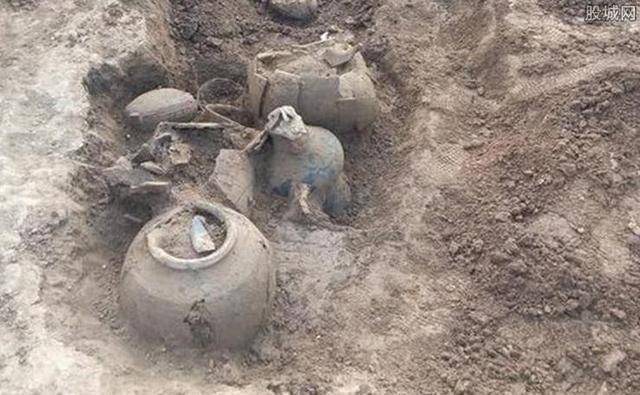 6件"怪壶",多年后"丢失"5件,仅剩的一件成国宝文物_东西_铜壶_青铜