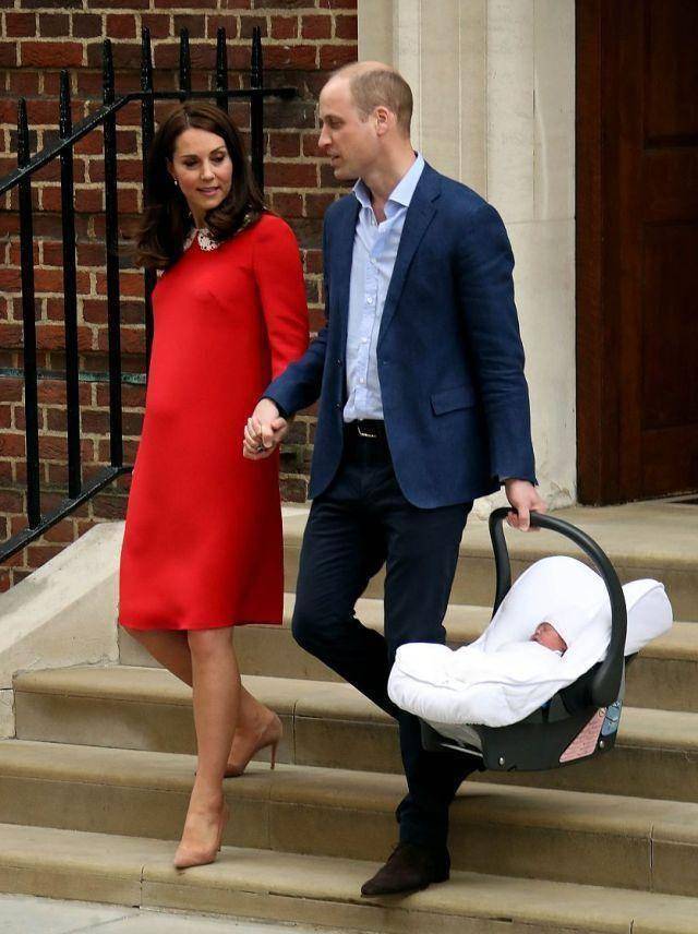 原创39岁的杜淳喜得爱女老婆出院时的这一行为给我们做了正面榜样