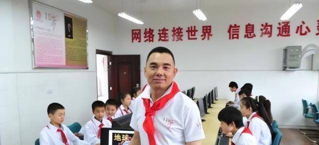 原创原创2003年李厚霖用50颗钻石向秦海璐求婚被拒随后就被李湘撬走