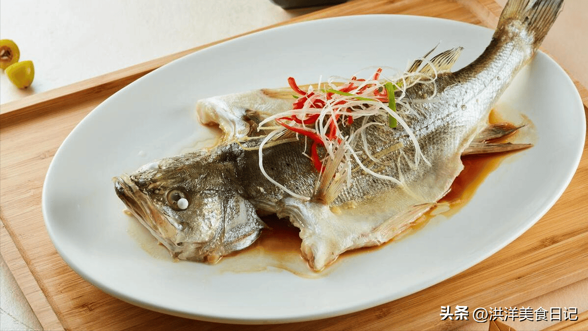 鲈鱼是我国四大淡水名鱼之一,它不仅仅营养丰富,其味道也是非常鲜美的