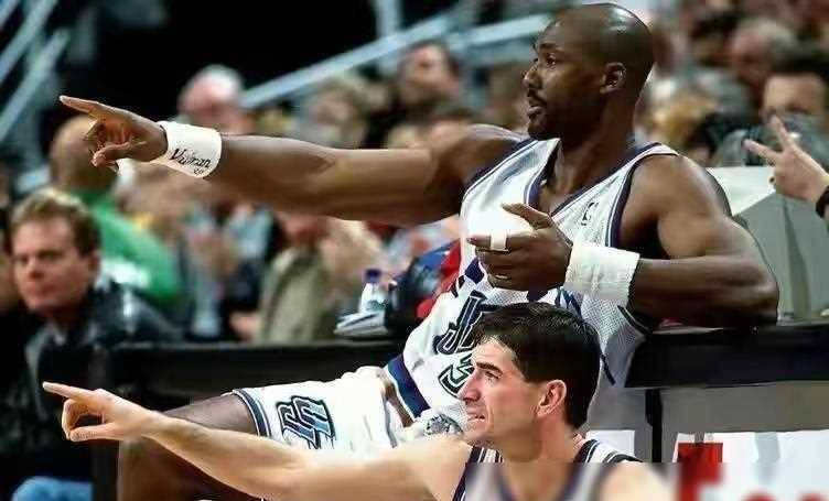 原创魔术师约翰逊的mvp有多传奇力压三大中锋让乔丹被质疑刷数