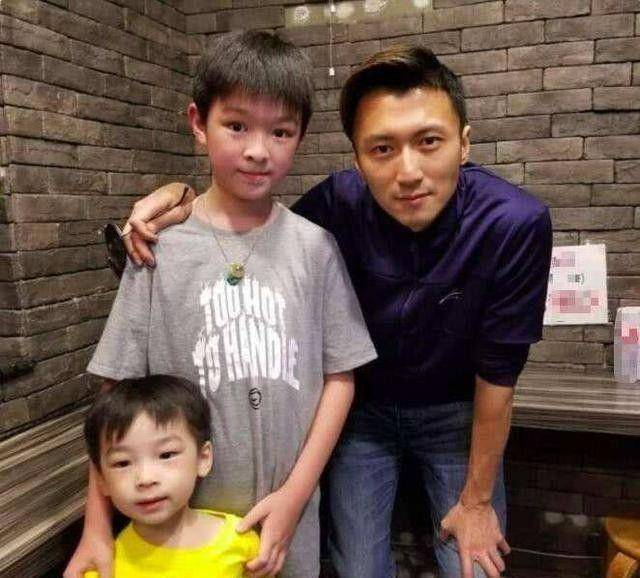 原创原创50岁王菲终于传来好消息谢霆锋做财产公证张柏芝笑到了最后